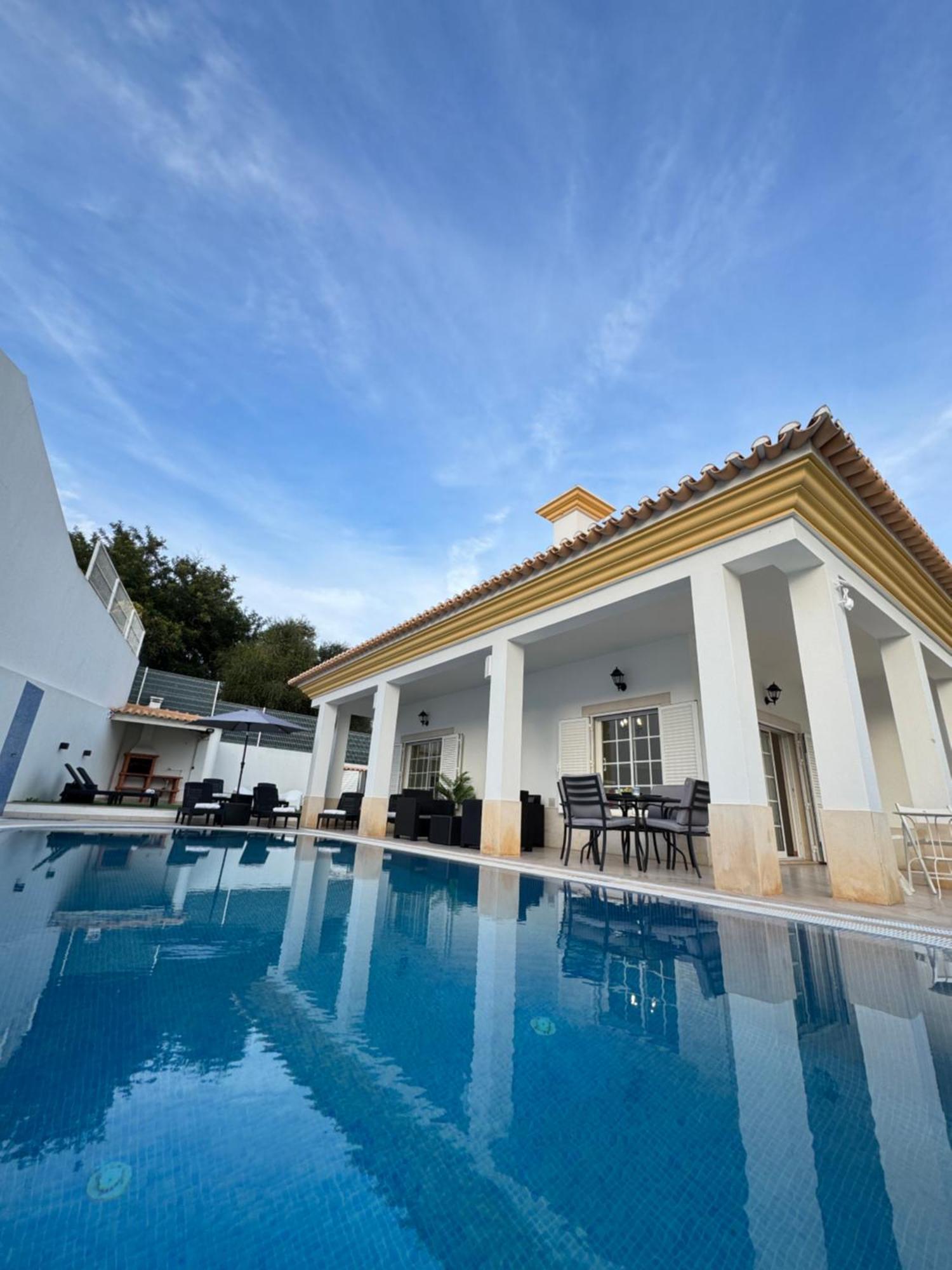 Villa Bonita Guesthouse Albufeira Old Town Екстер'єр фото