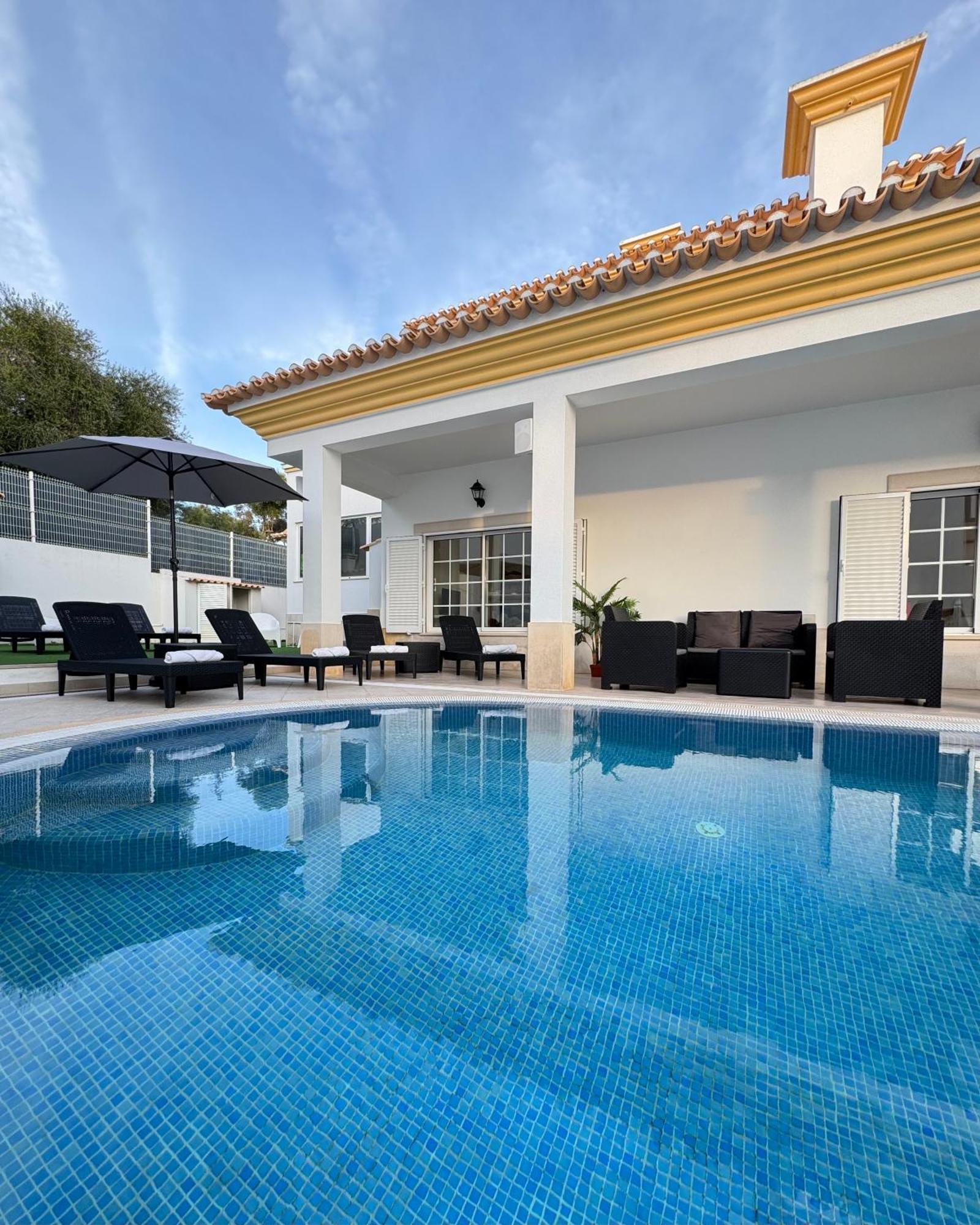 Villa Bonita Guesthouse Albufeira Old Town Екстер'єр фото