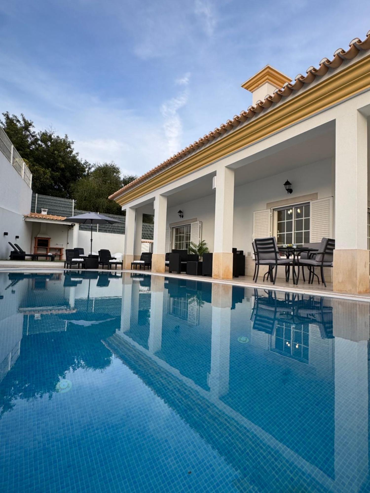 Villa Bonita Guesthouse Albufeira Old Town Екстер'єр фото