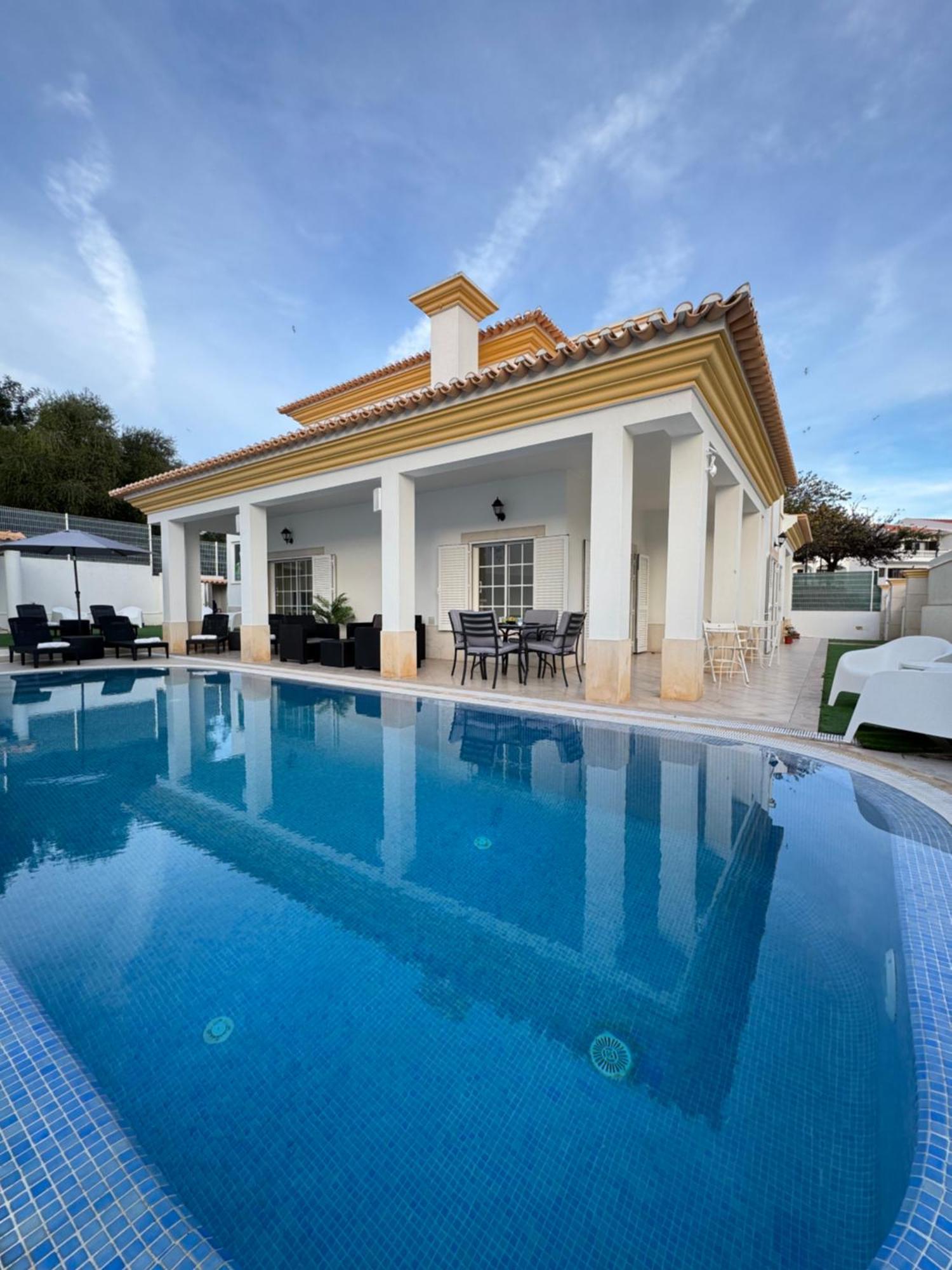 Villa Bonita Guesthouse Albufeira Old Town Екстер'єр фото